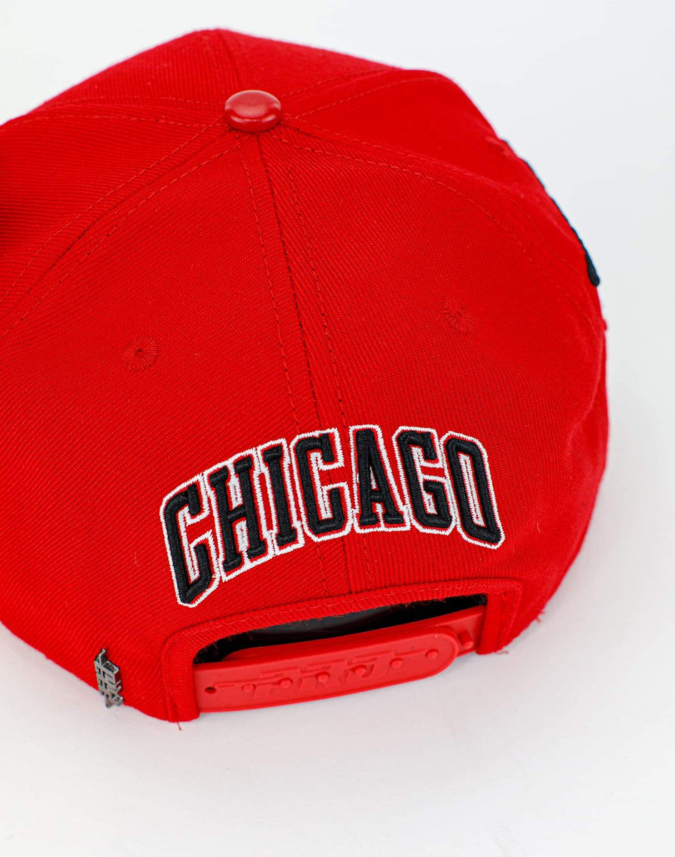 Mitchell & Ness Chicago Bulls Championship Snapback Hat – DTLR