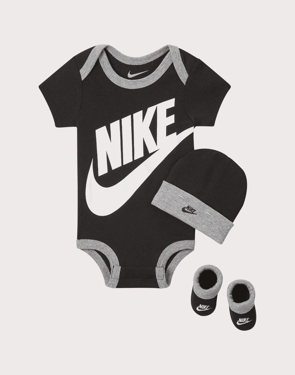 Futura – 3-Piece Nike Infant DTLR Set Box