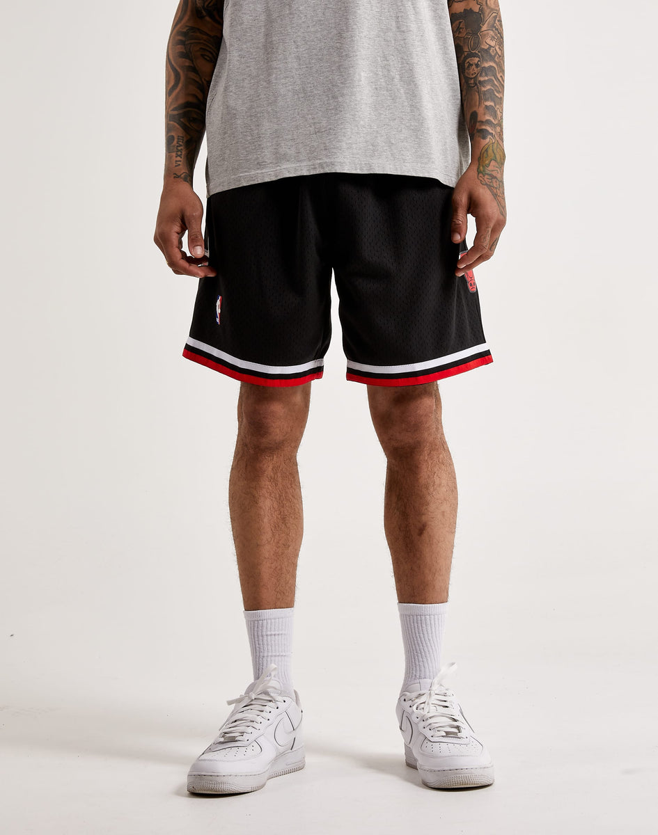 NBA Swingman Home Shorts Bulls 97-98