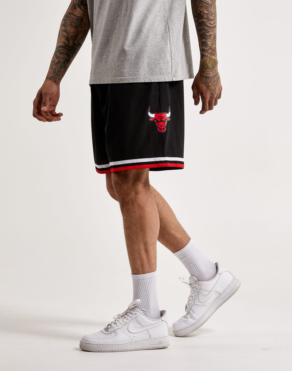 Mitchell & Ness Chicago Bulls Heritage Woven Shorts – DTLR