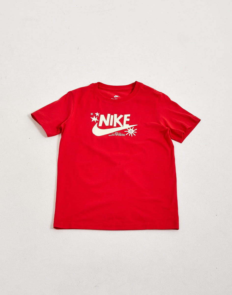 Nike Satellite Graphic Tee Younger Kids' T-Shirt. Nike LU