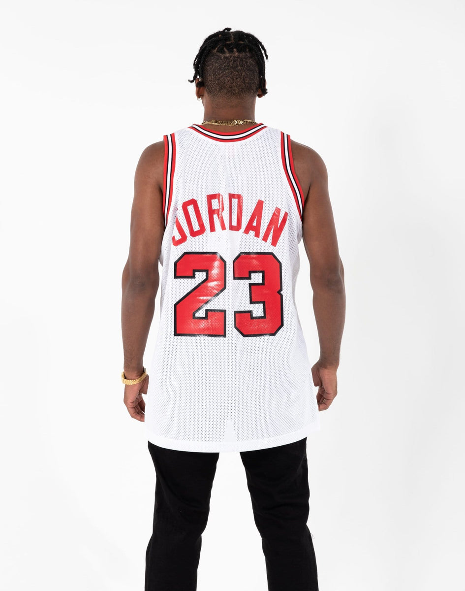 Mitchell & Ness Authentic Chicago Bulls Jordan 91-92 Jersey – DTLR