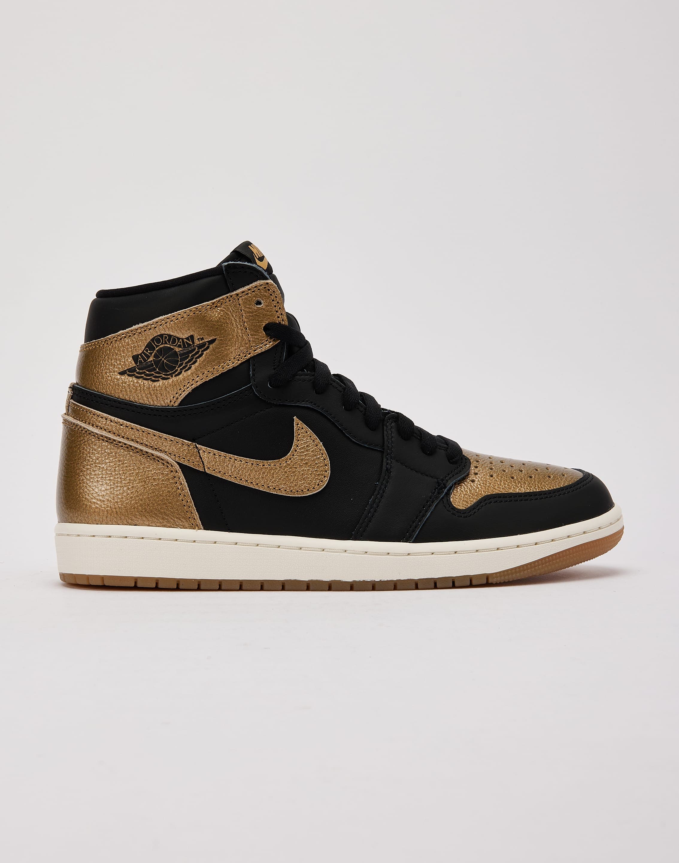 Black and gold mens jordans online