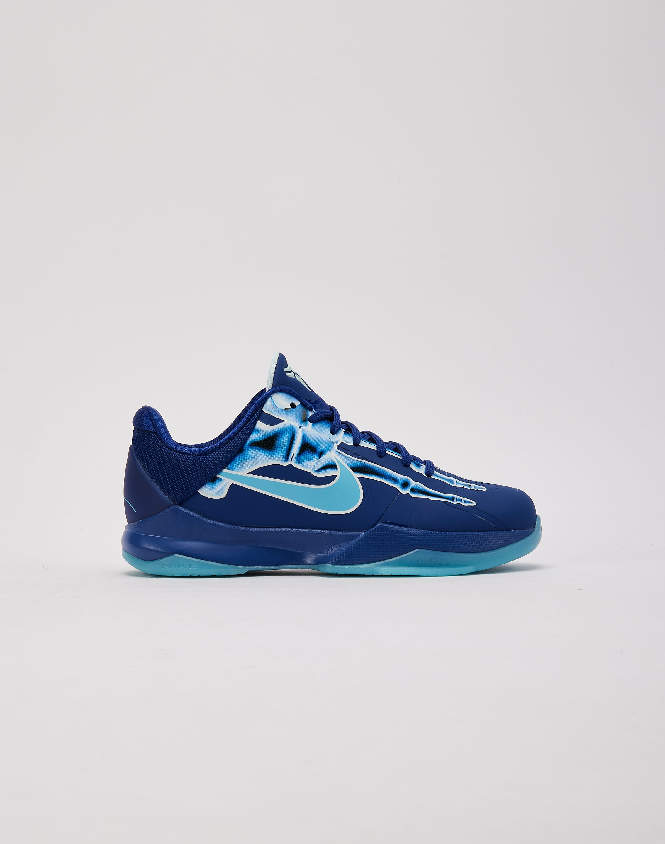 Nike kobe grade school best sale