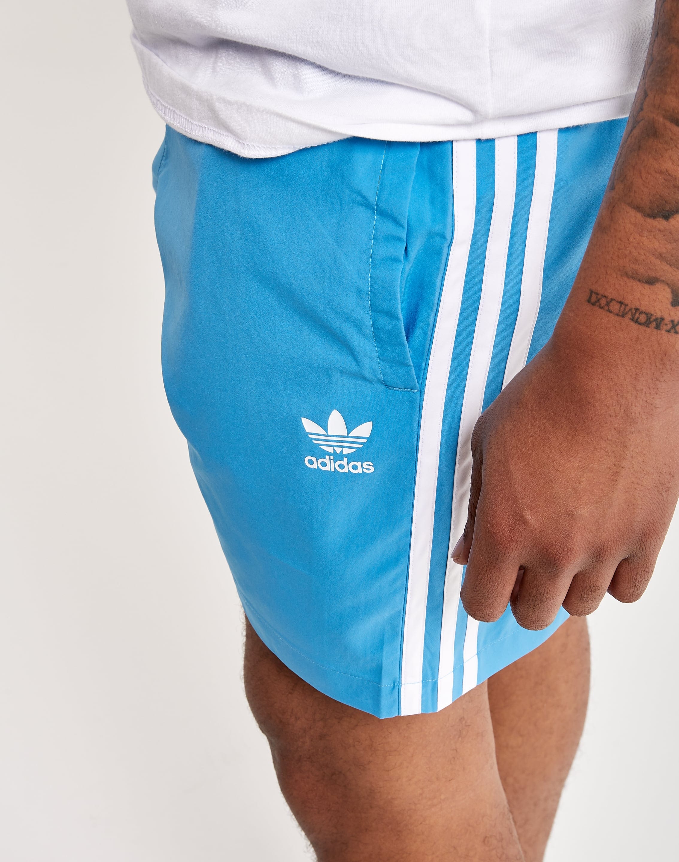 Trace Adidas – DTLR Shorts Classics Adicolor