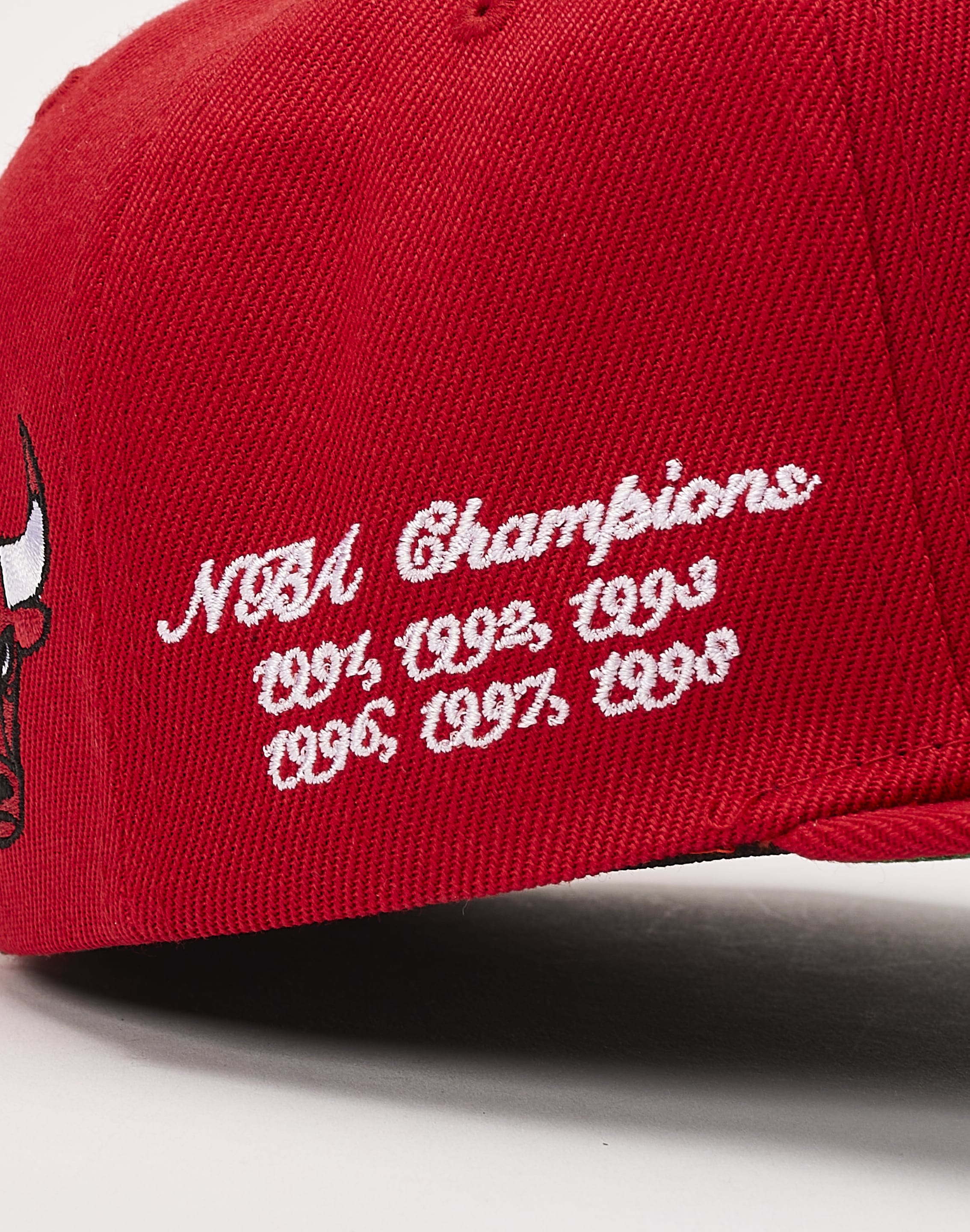 MITCHELL & NESS - Accessories - Chicago Bulls HWC '97 Finals Patch Snapback  - Red/Black