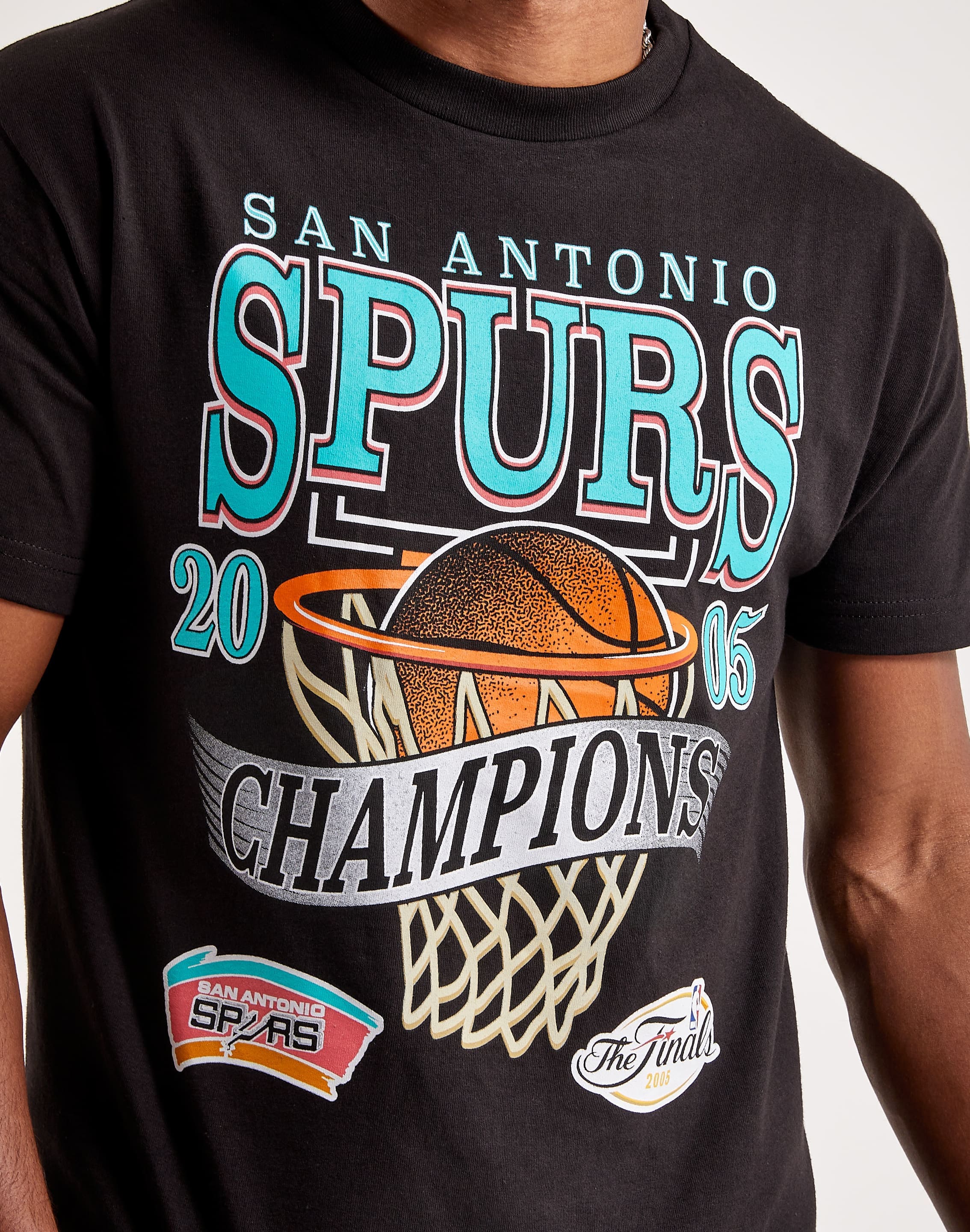 Vintage 2005 NBA Champion San Antonio Spurs T-shirt