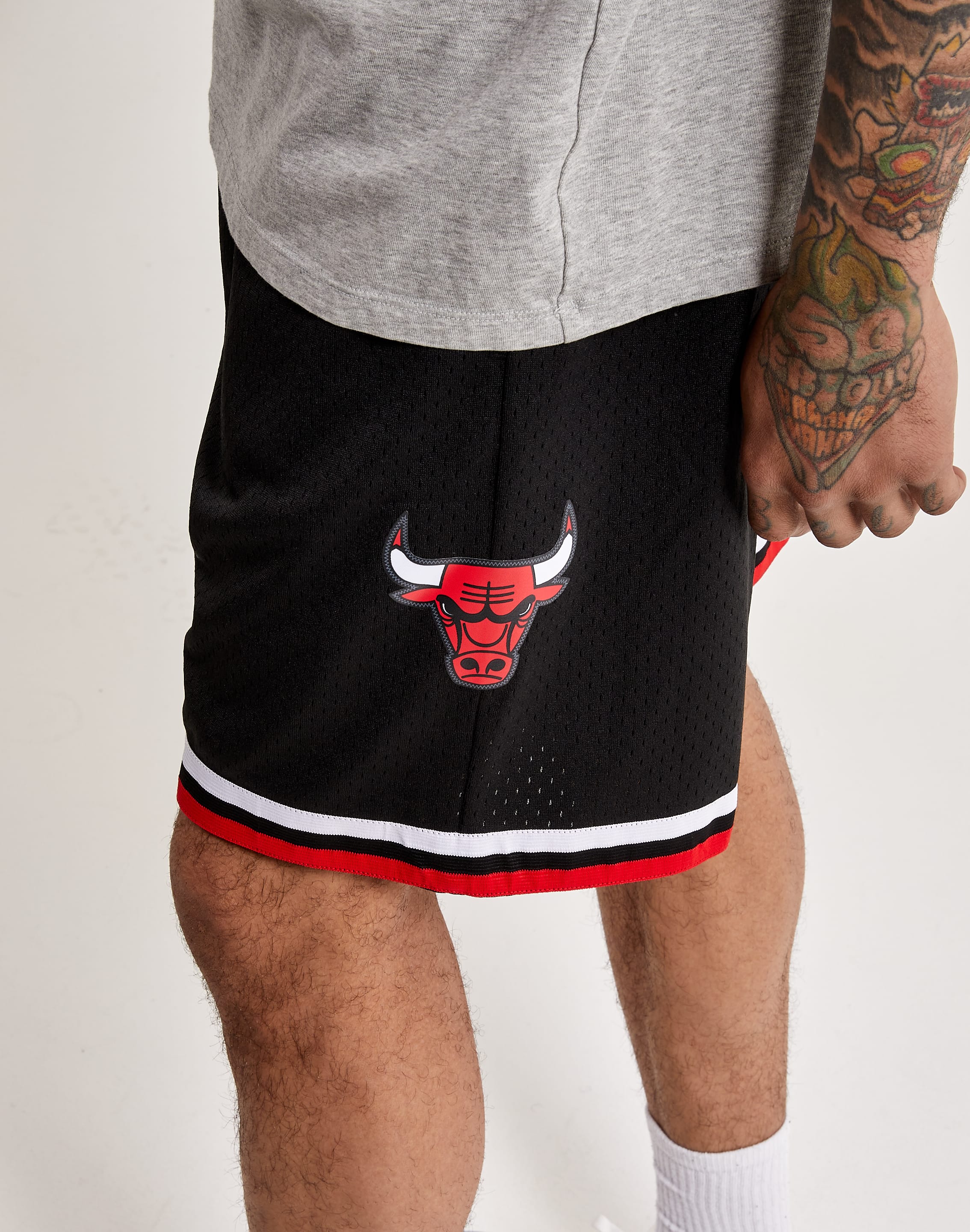 Mitchell & Ness Chicago Bulls Heritage Woven Shorts – DTLR