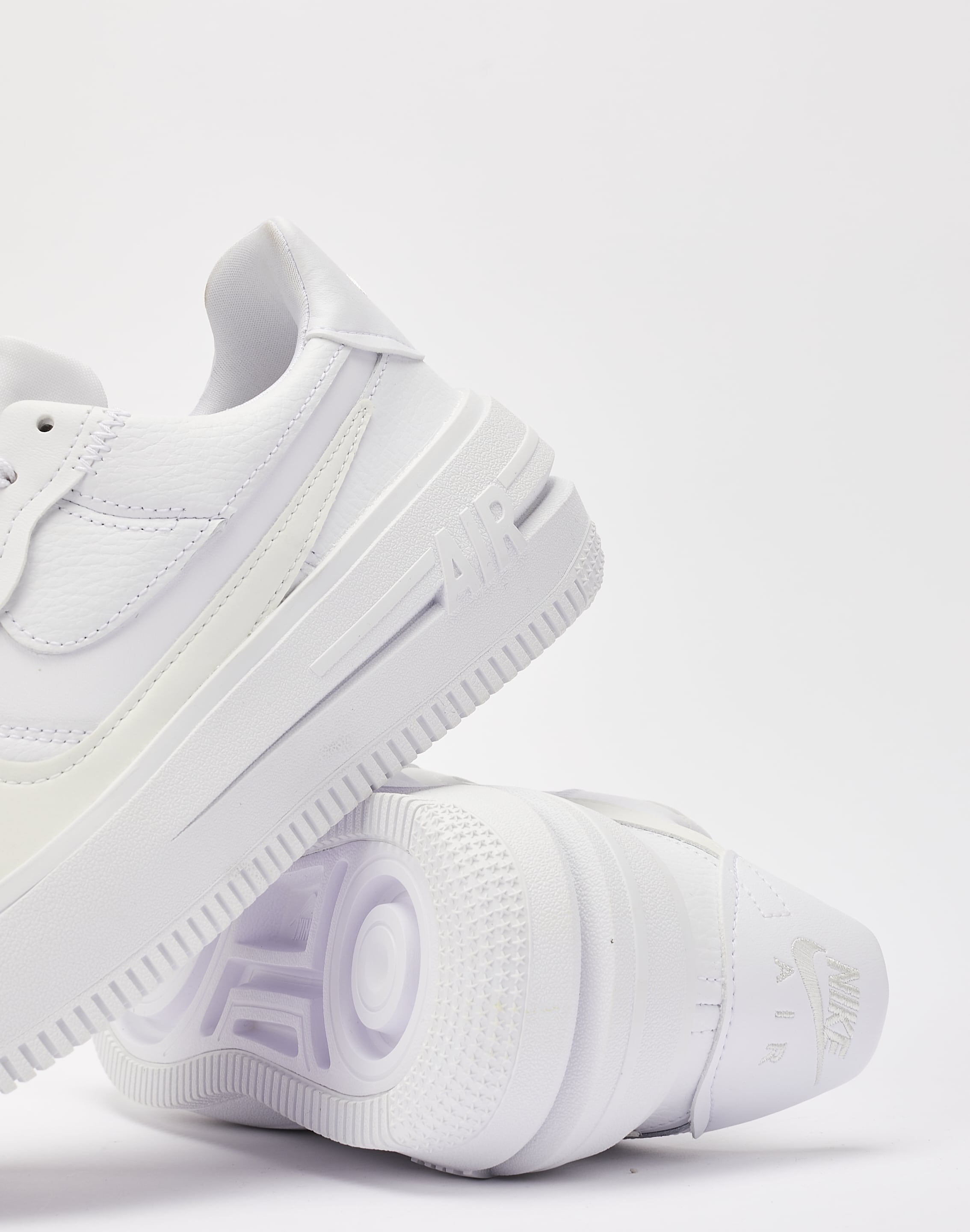 Nike Air Force 1 PLT.AF.ORM Sneaker in White - Size 9.5