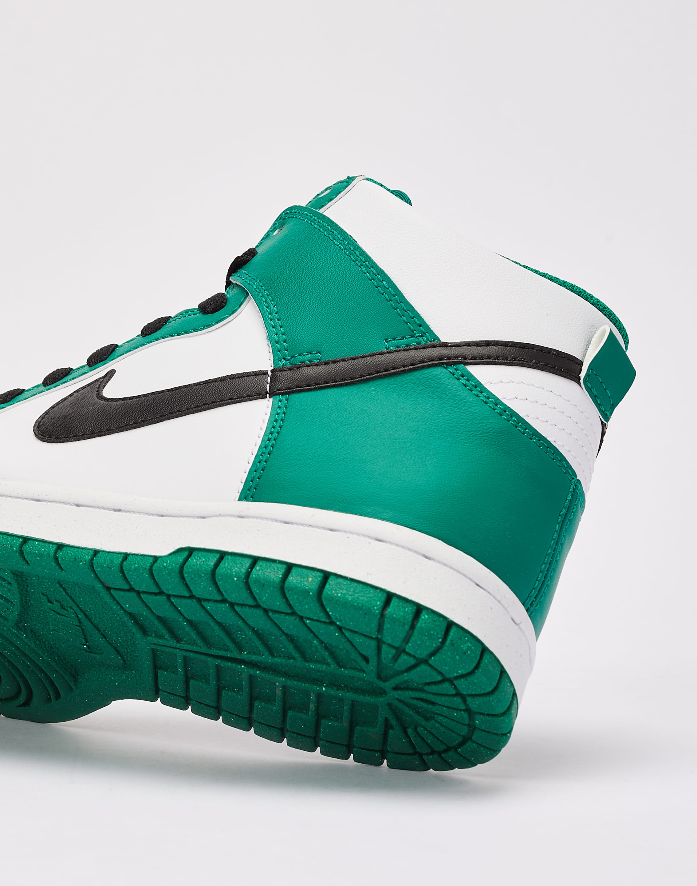 Nike Dunk: Boston Celtics V.1  Boston celtics, Nike dunks, Nike