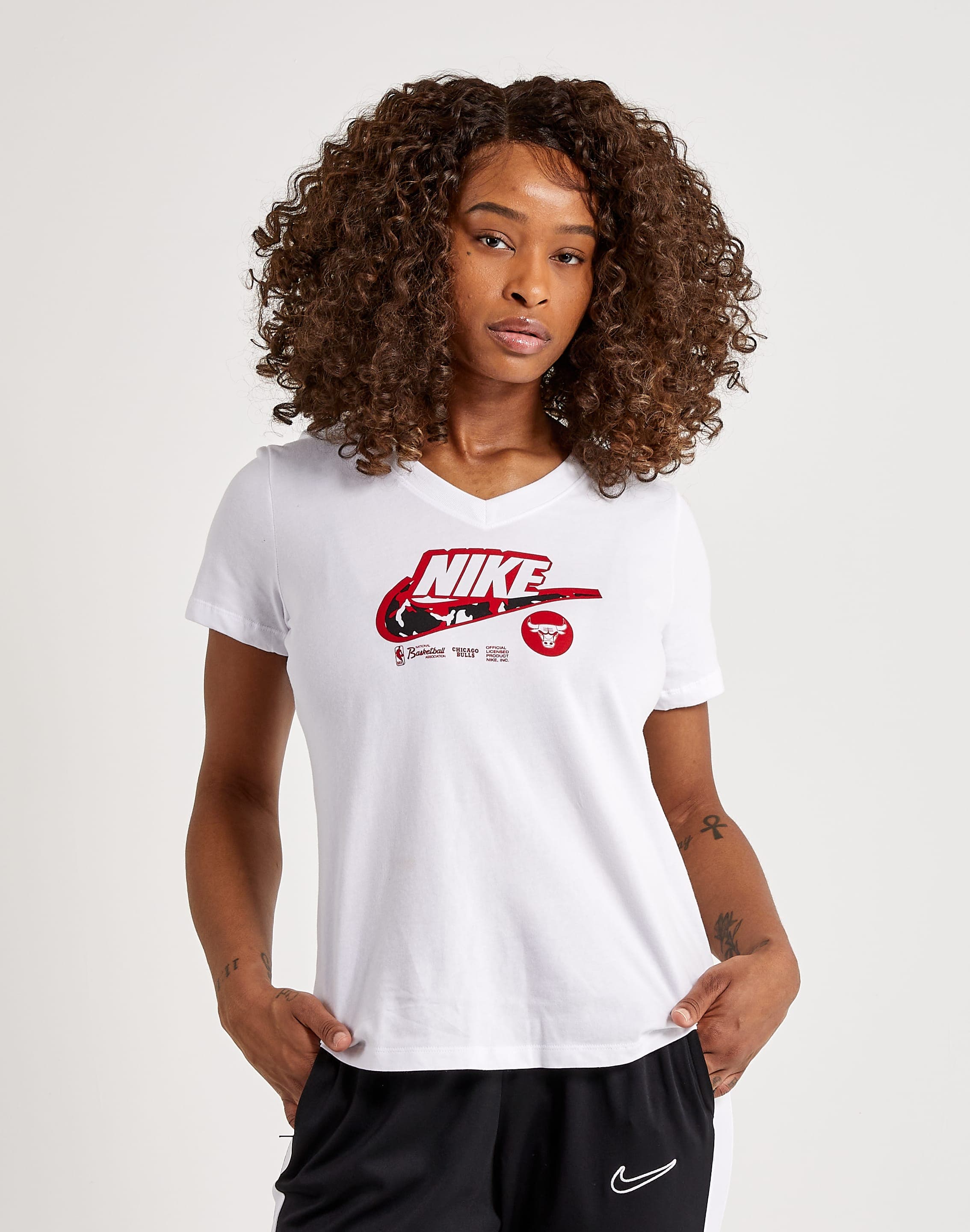 Nike Women Nike Chicago Bulls V-Neck Tee White Xlg