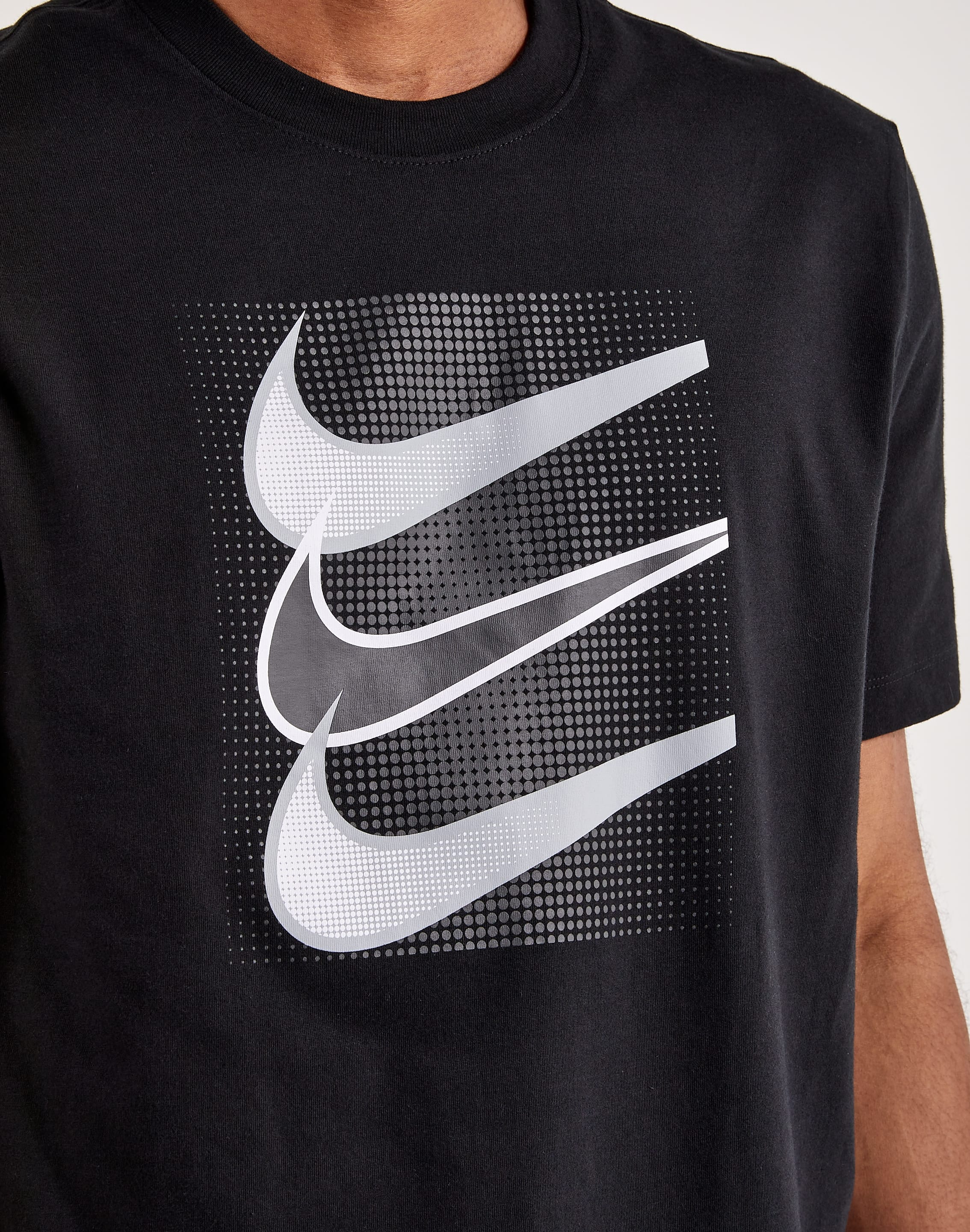 Nike Sportswear Swoosh Women's Graphic T-Shirt. Nike ID