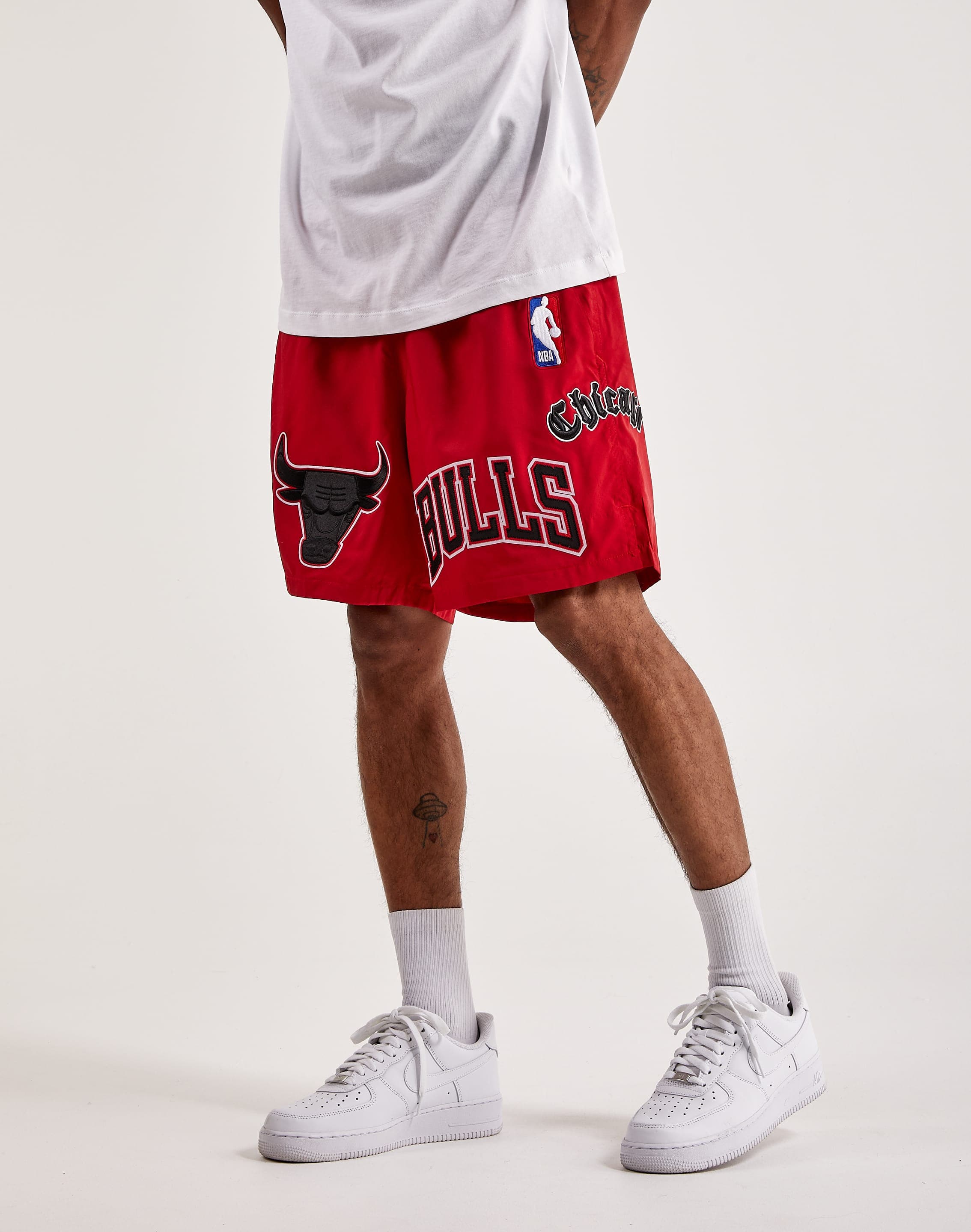 Pro Standard Mens Bulls Mini Logo Woven Shorts - Black/Black Size XL