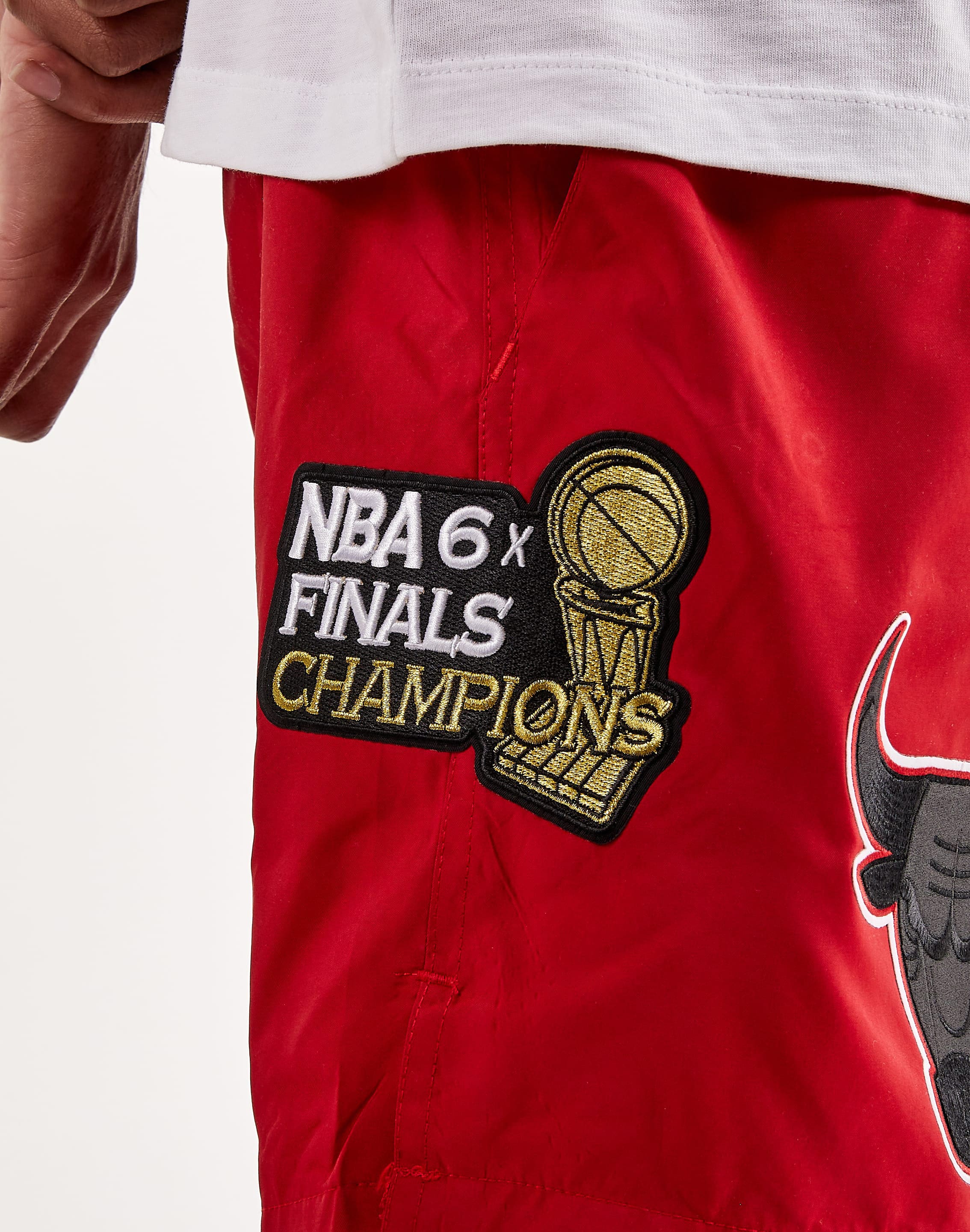 Pro Standard NBA Chicago Bulls shorts in black – R.O.K. Island Clothing