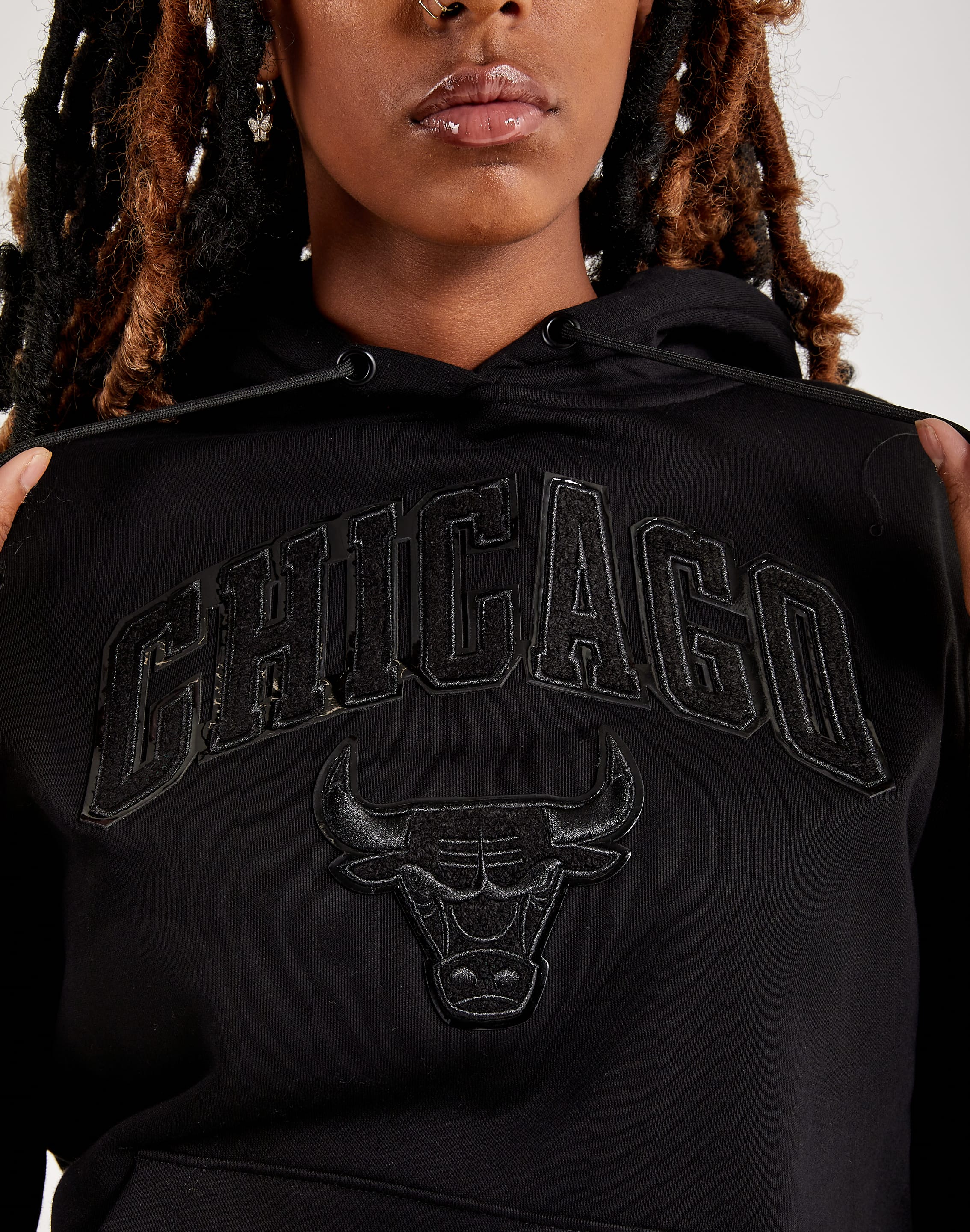 Men's Chicago Bulls Pro Standard Triple Black Gloss Pullover Hoodie
