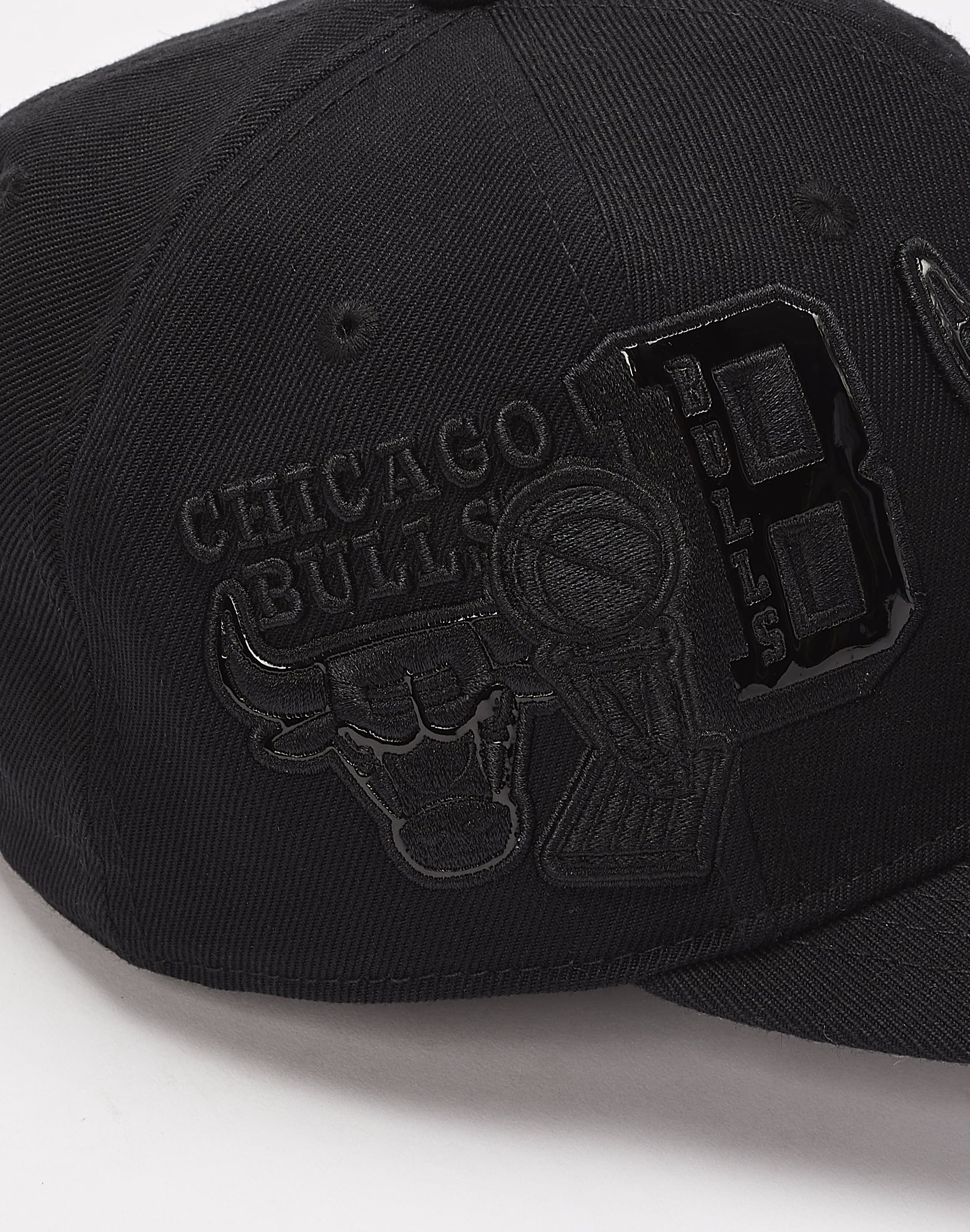 CHICAGO BULLS PINCH FRONT MESH BACK HAT (BLACK) – Pro Standard