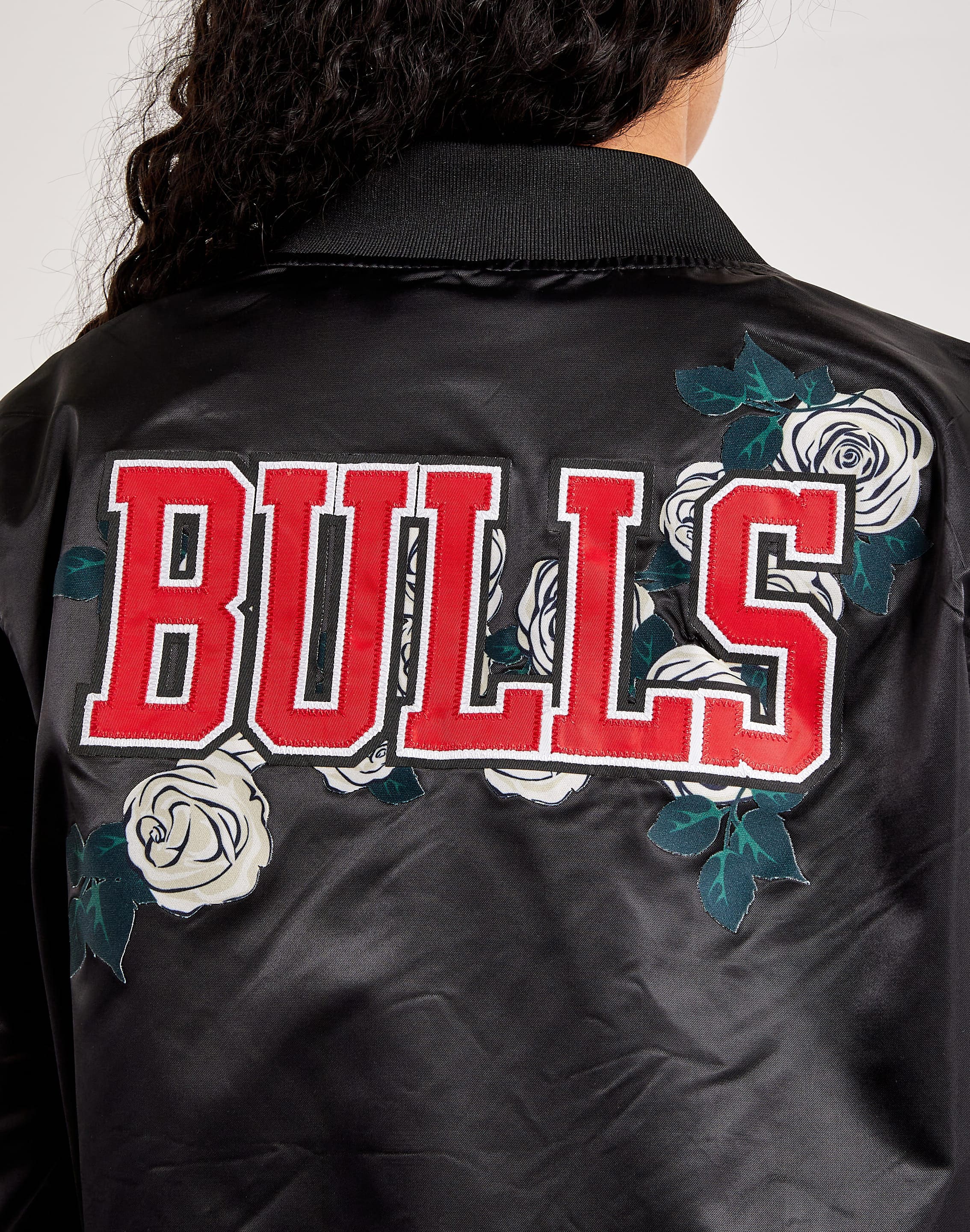 Men’s Pro Standard Chicago Bulls Satin Jacket Black