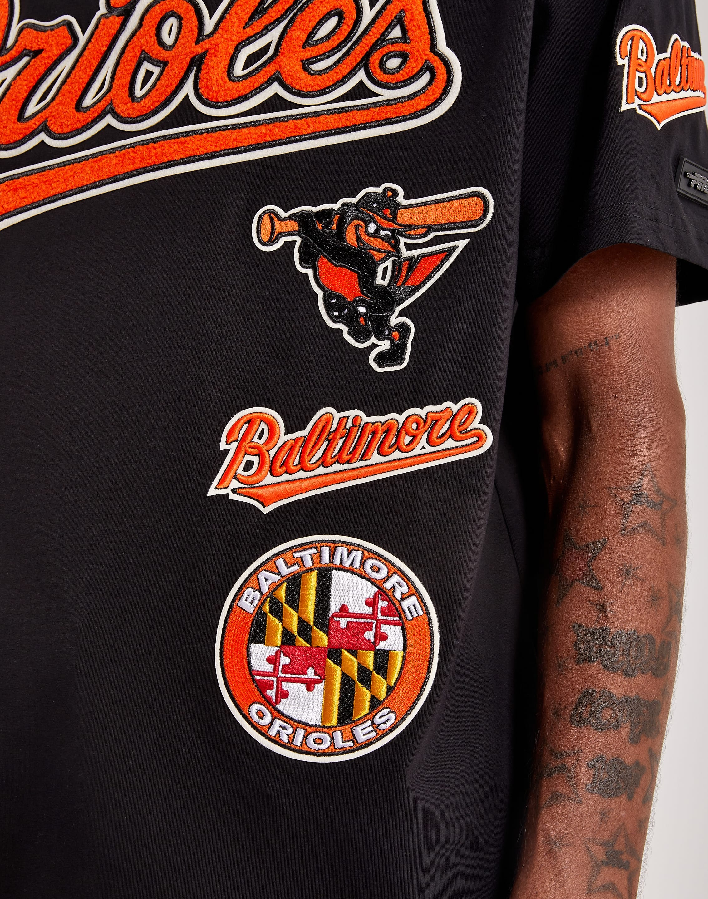 Baltimore Orioles Men's Pro Standard Crest Emblem T-Shirt