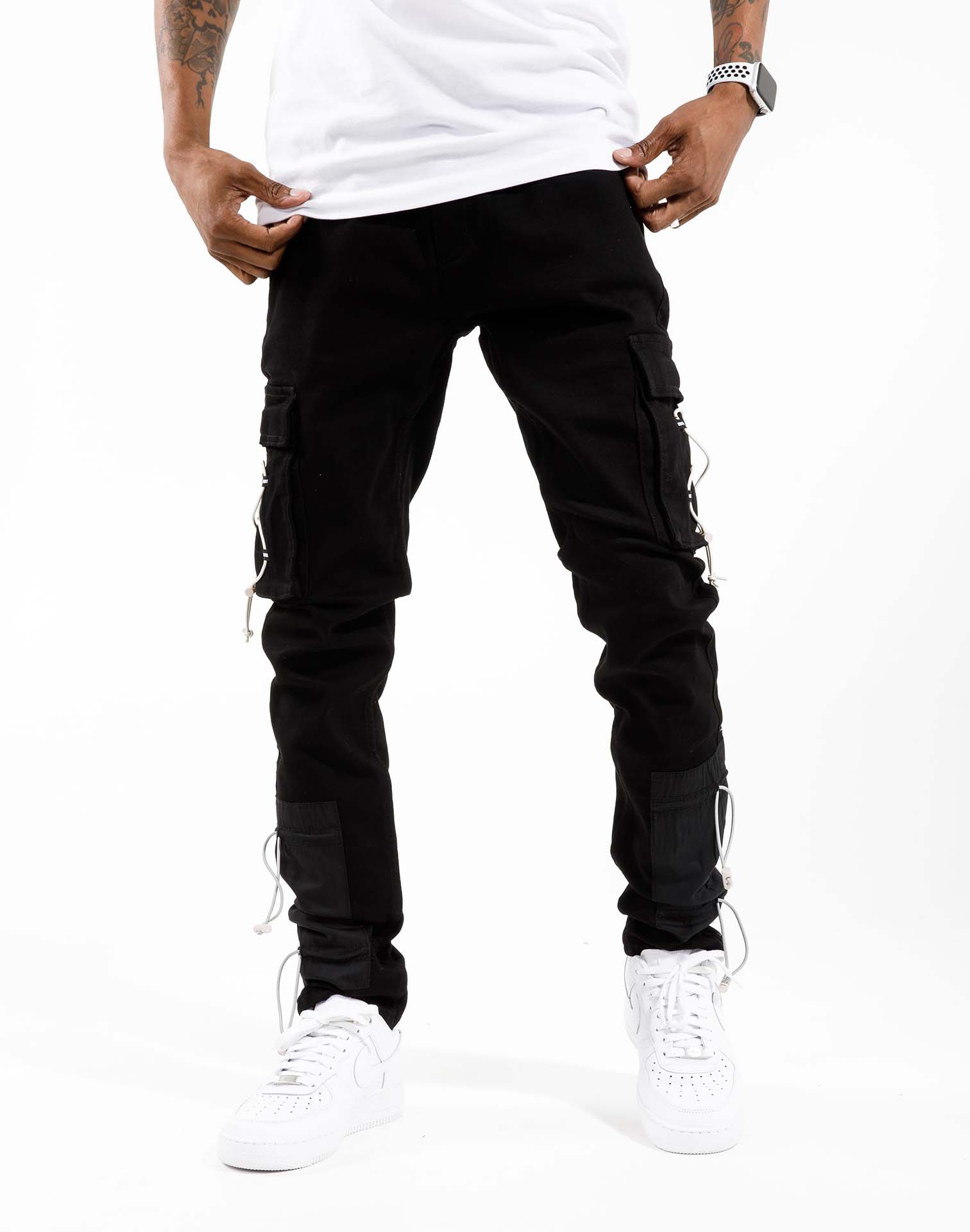 Jeans cargo para hombre😎✨ Disponible en color negro y celeste Gs. 135.000  . . . #menfashion #jeanscargo #jeans