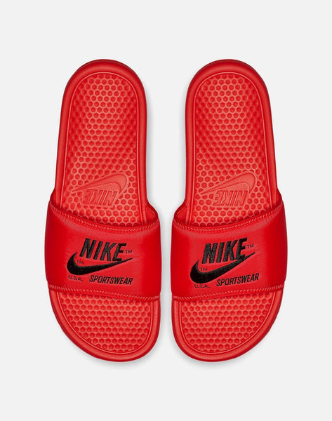 All red nike flip 2024 flops