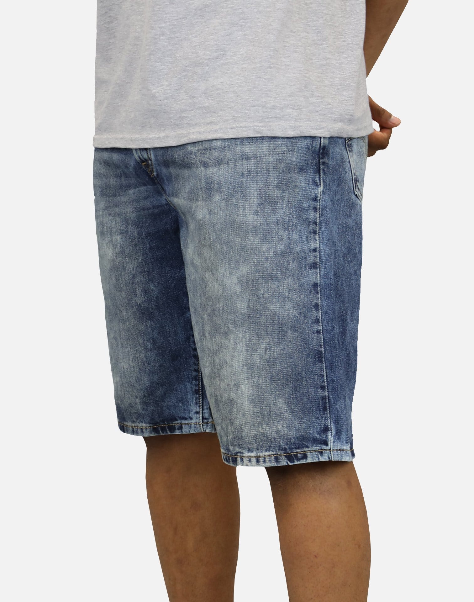 RUVilla.com is where to buy the Levi's 569 Denim Shorts (Blue)!