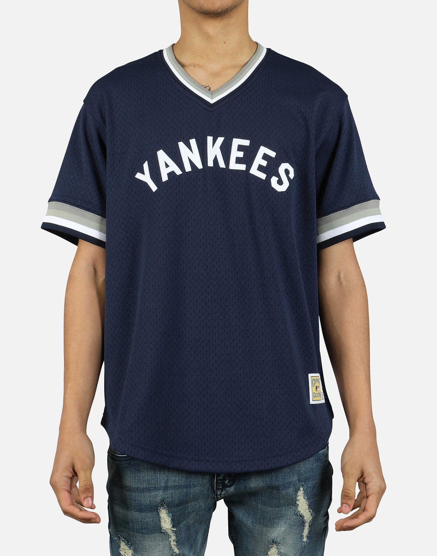 Imo the Yankees should always wear the pinstripes at home, but this navy blue  jersey would make a cool alternative jersey on the road!! : r/NYYankees
