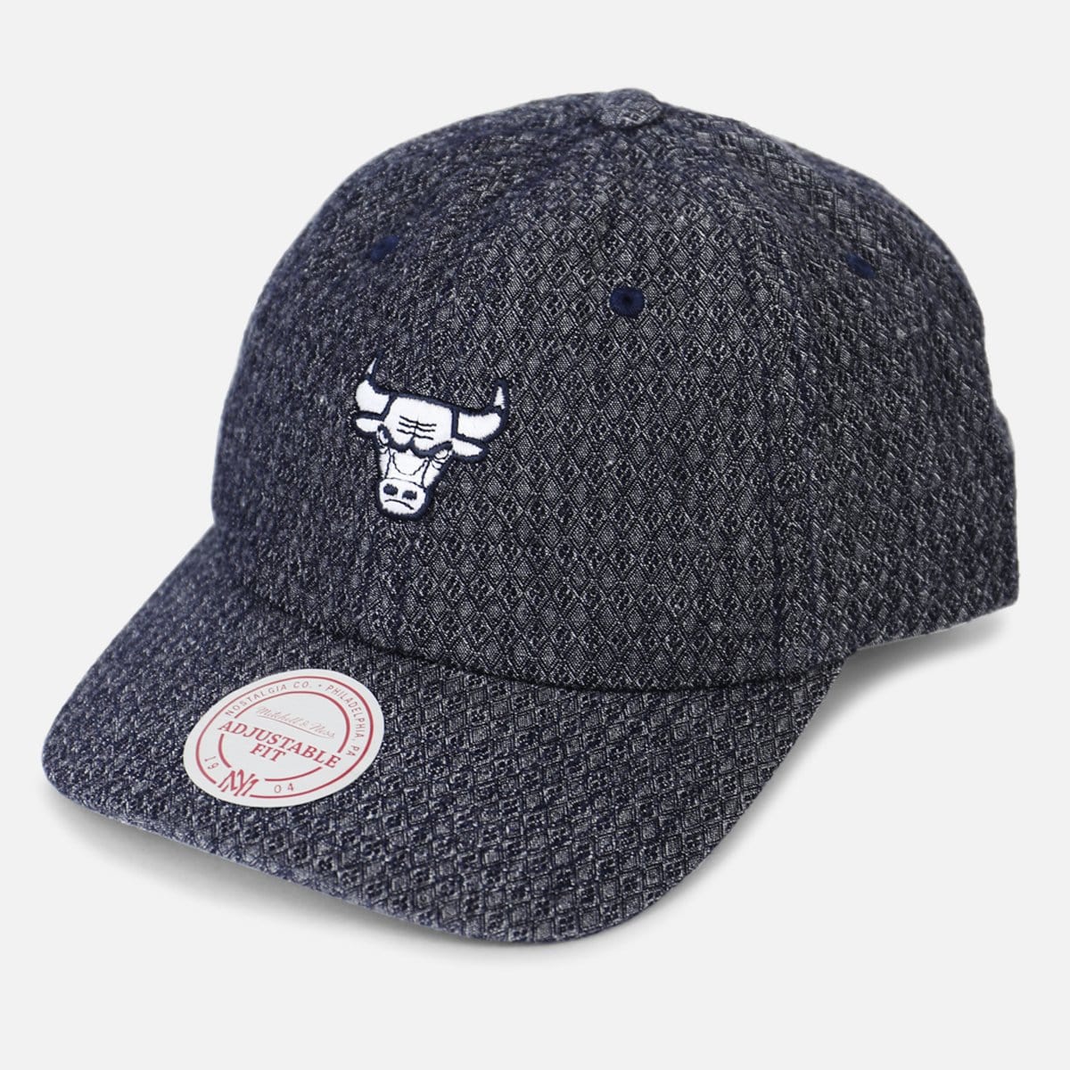 Mitchell And Ness Men's NBA Chicago Bulls Reverse Denim Slouch Strapback  Dad Hat at  Men's Clothing store