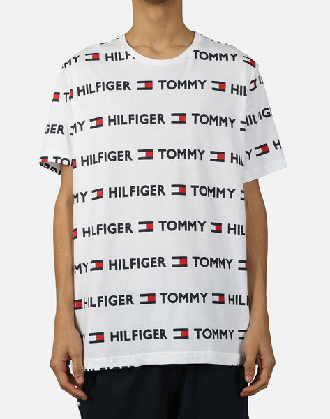 Tommy Hilfiger REPEATED FLAG SCRIPT PRINT TEE DTLR